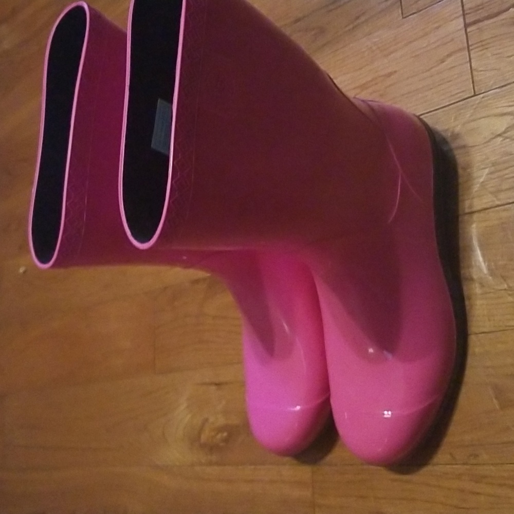 Ugg rainboot